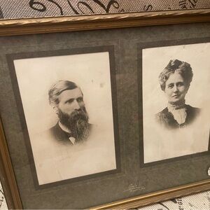 Antique photo – gorgeous Wood frame. Gale studios - Nebraska.  Victorian